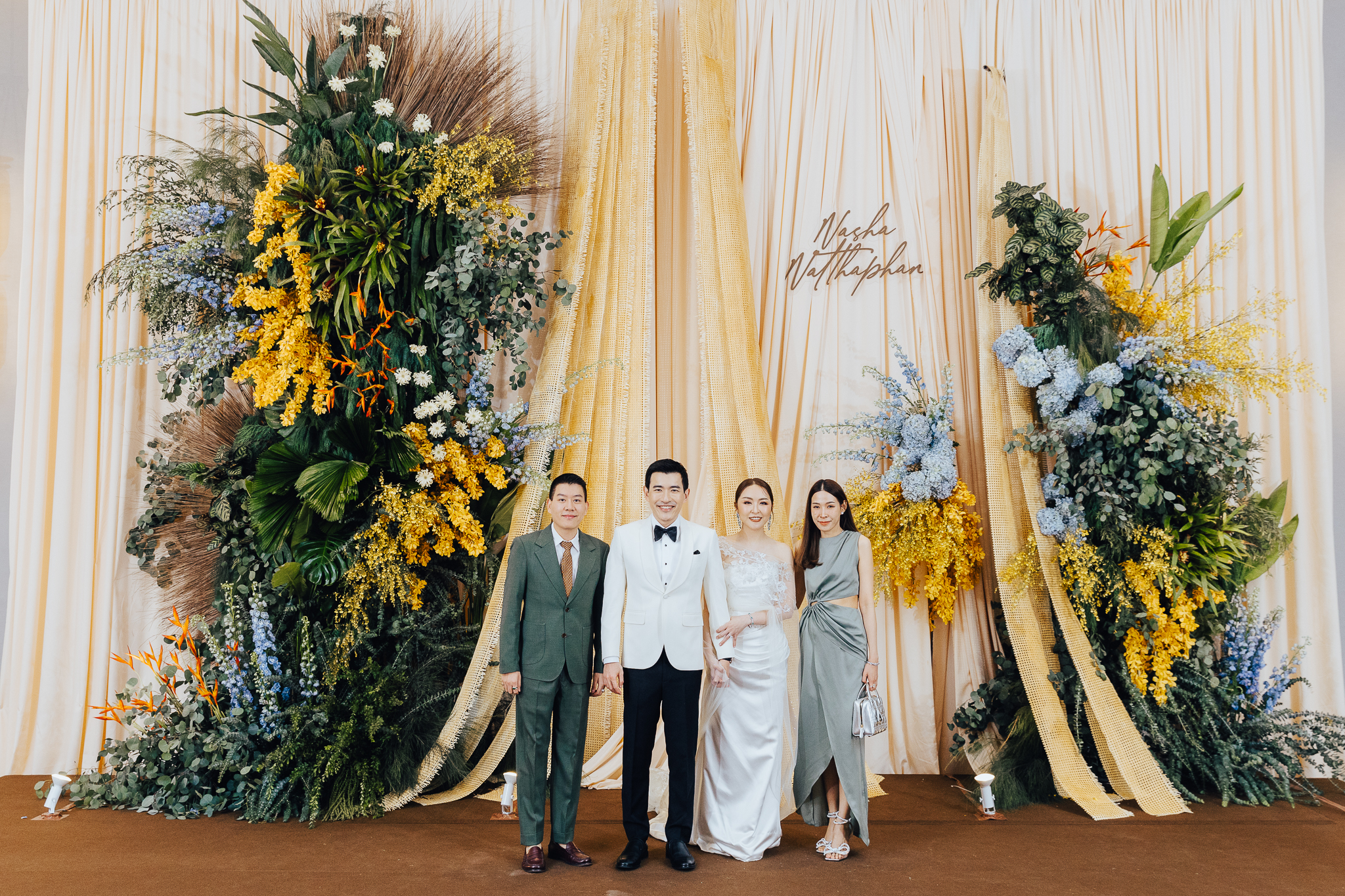 งานฉลองสมรสพระราชทาน ท่ามกลางบรรยากาศสุดอบอุ่น ระหว่าง ณชา จึงกานต์กุล และ ณัฐพันธ์ พรศรีฤทัย