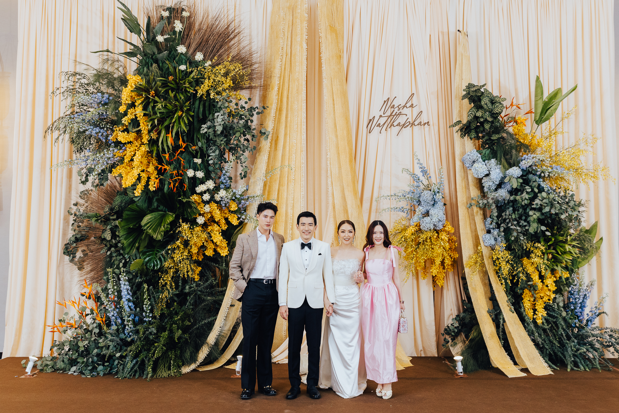 งานฉลองสมรสพระราชทาน ท่ามกลางบรรยากาศสุดอบอุ่น ระหว่าง ณชา จึงกานต์กุล และ ณัฐพันธ์ พรศรีฤทัย