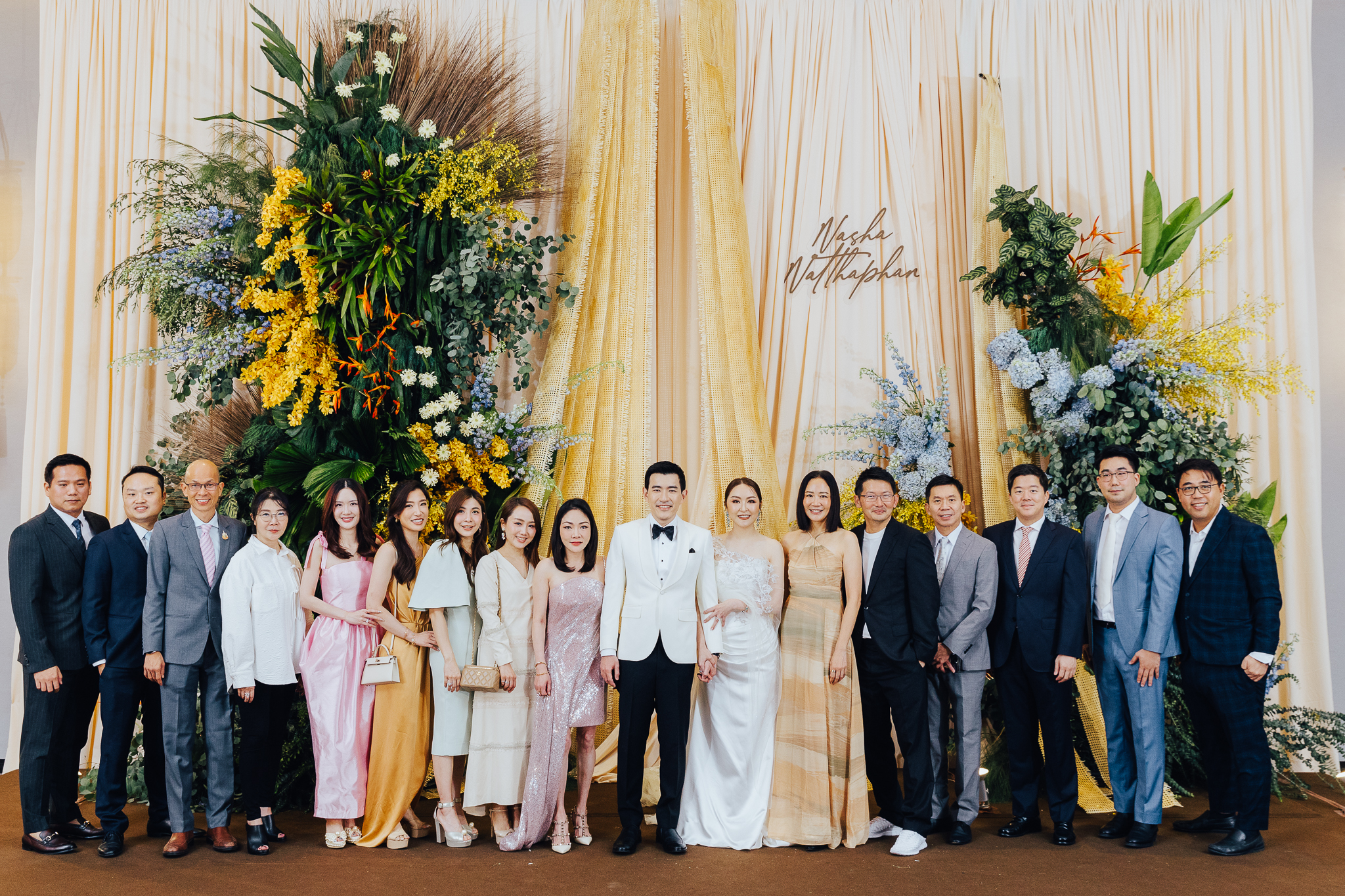 งานฉลองสมรสพระราชทาน ท่ามกลางบรรยากาศสุดอบอุ่น ระหว่าง ณชา จึงกานต์กุล และ ณัฐพันธ์ พรศรีฤทัย