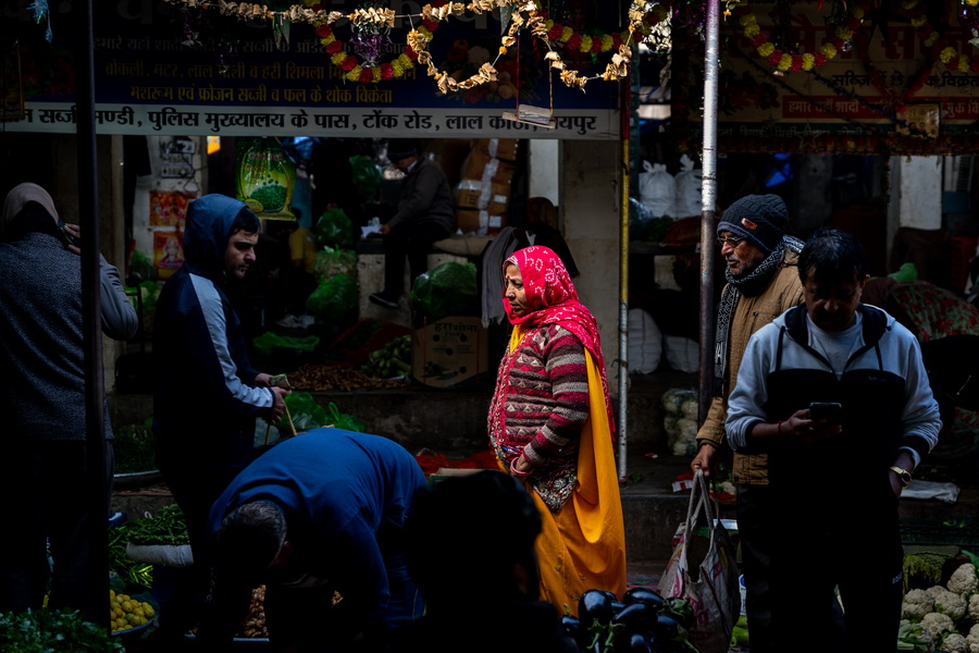 เดินทางผ่านภาพถ่ายจากภารตะสู่แดนสยาม กับนิทรรศการ ‘Connect’ โดย สมัชชา อภัยสุวรรณ ใน Bangkok Design Week 2025