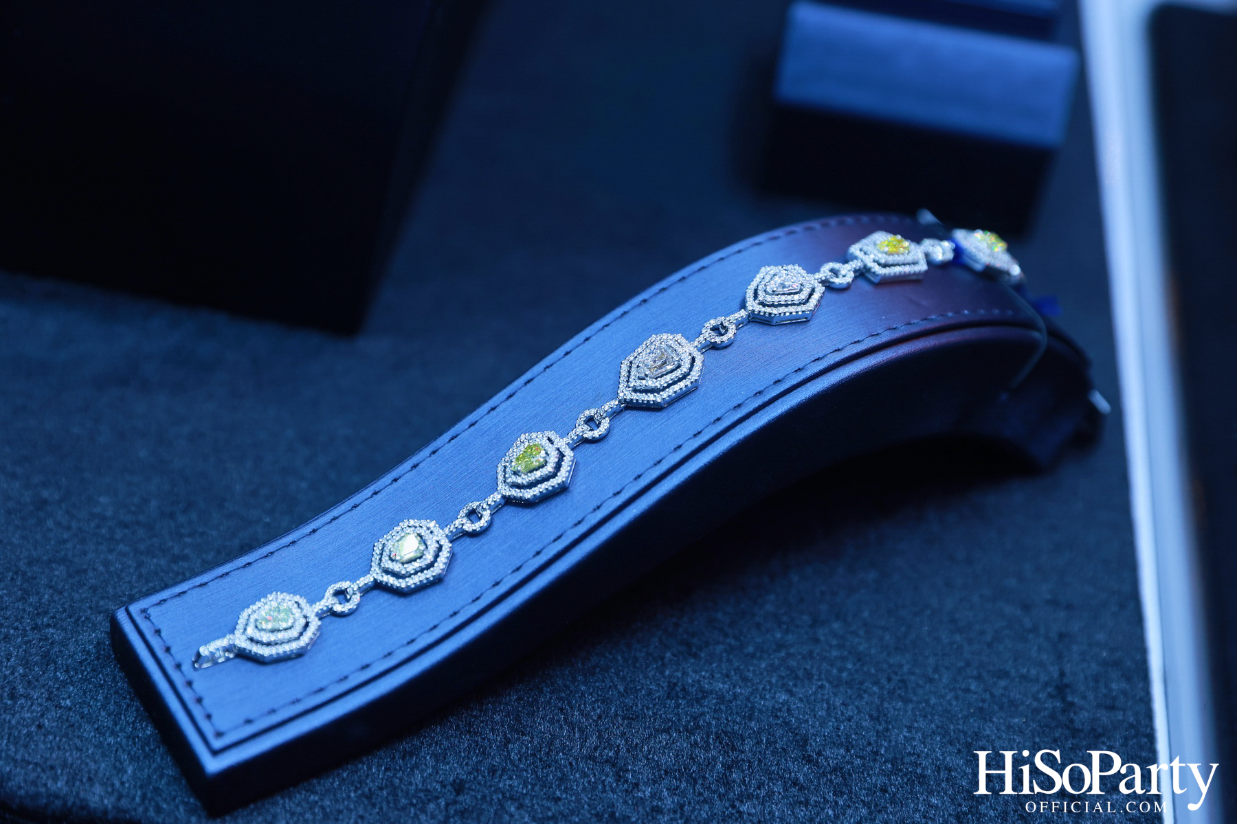 EM DISTRICT ฉลองค่ำคืนตรุษจีนสุดหรูในงาน ‘EM DISTRICT THE IMPERIAL LANTERN GALA DINNER’