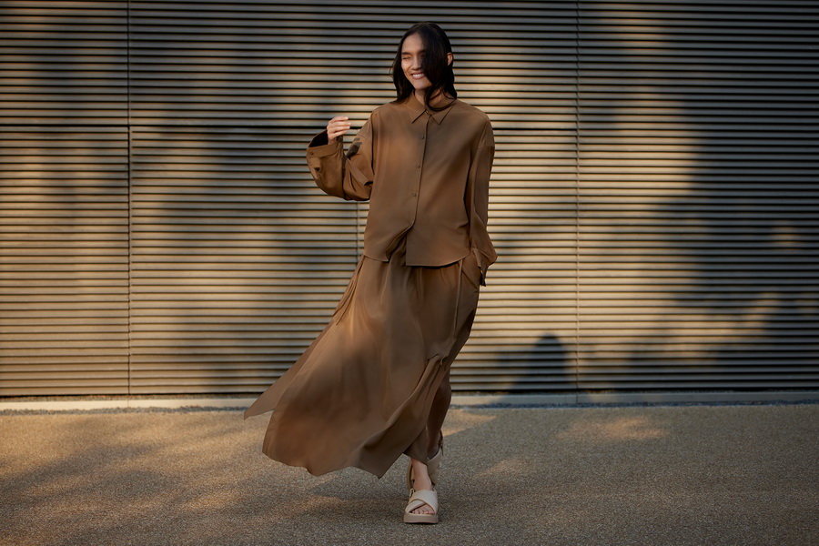 UNIQLO: C คอลเลกชันฤดูใบไม้ผลิ/ฤดูร้อน 2025 เติมเต็มไอเทมที่ต้องมีในตู้เสื้อผ้าด้วยนวัตกรรมและสีสันสุดโมเดิร์น