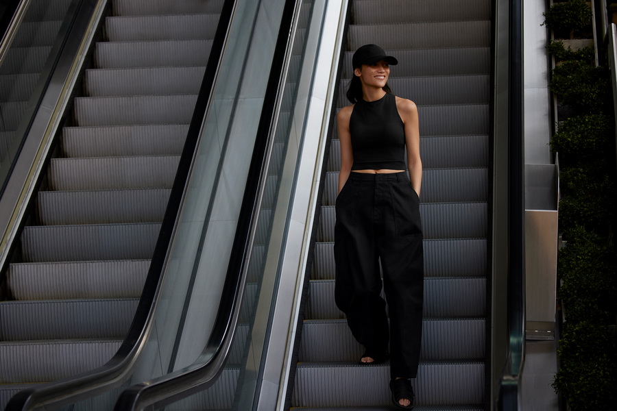 UNIQLO: C คอลเลกชันฤดูใบไม้ผลิ/ฤดูร้อน 2025 เติมเต็มไอเทมที่ต้องมีในตู้เสื้อผ้าด้วยนวัตกรรมและสีสันสุดโมเดิร์น