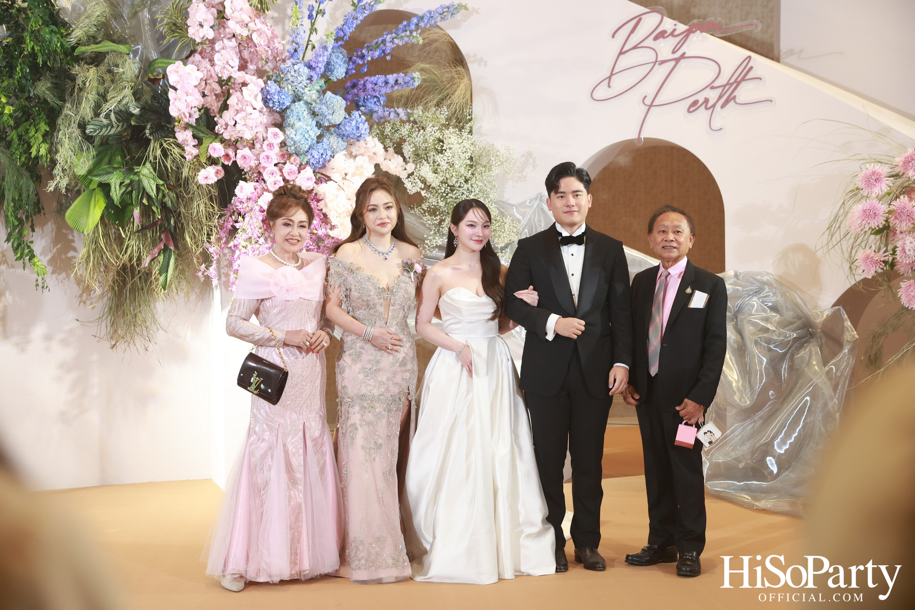 งานฉลองมงคลสมรสระหว่าง ยิ่งรัก พัวถาวรสกุล และ นวิน เหมรัชตานันต์ 