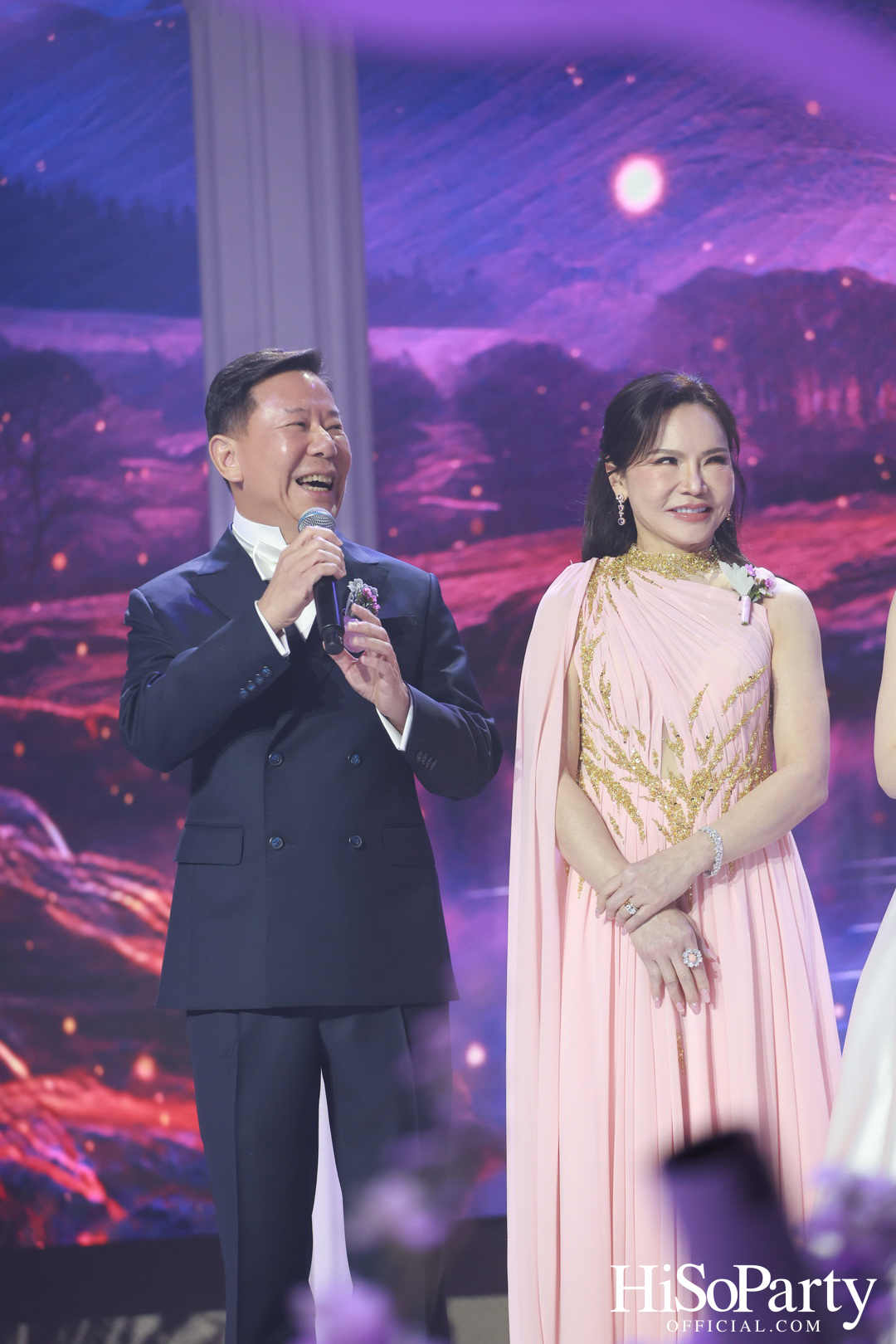 งานฉลองมงคลสมรสระหว่าง ยิ่งรัก พัวถาวรสกุล และ นวิน เหมรัชตานันต์ 