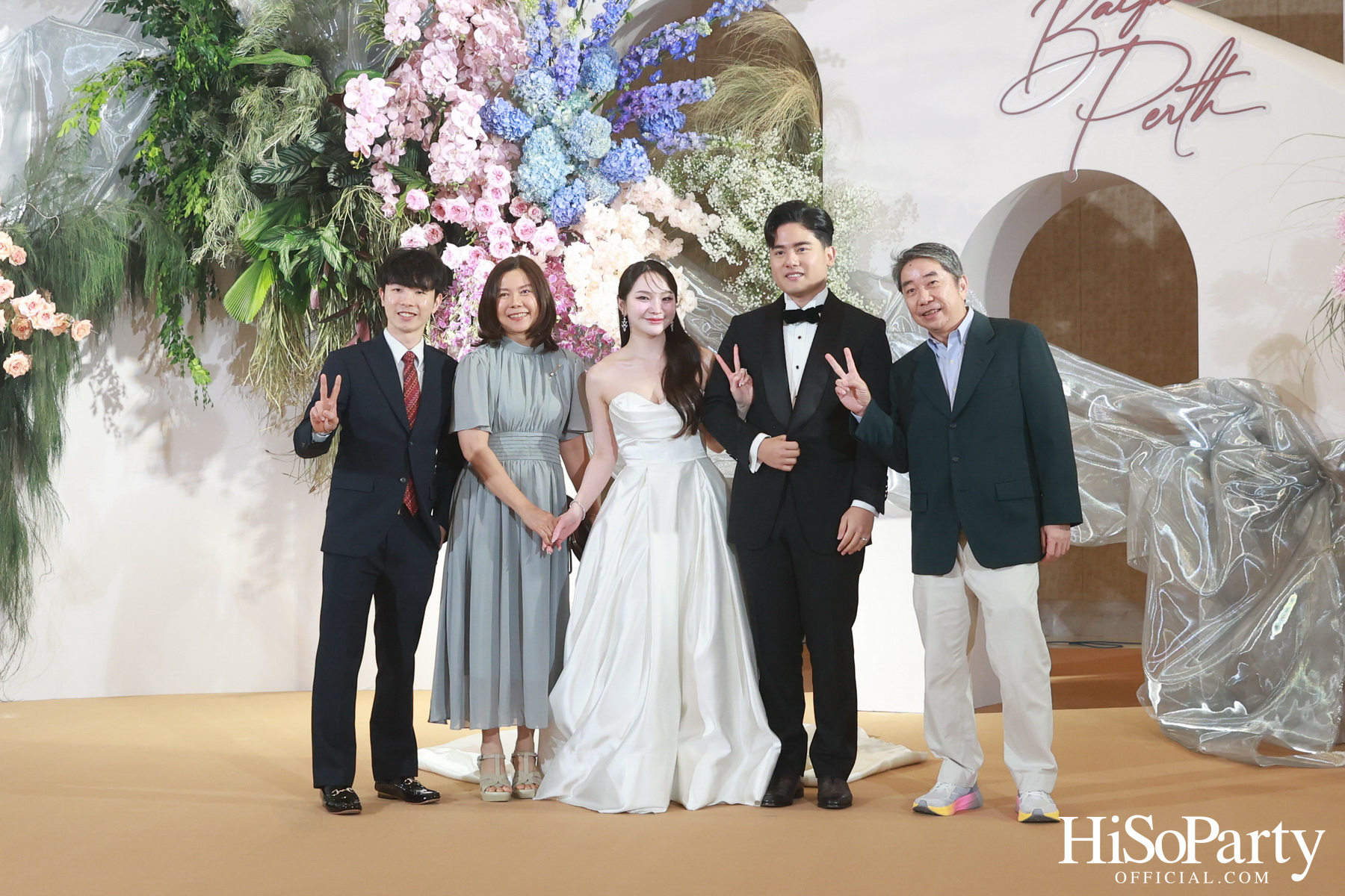 งานฉลองมงคลสมรสระหว่าง ยิ่งรัก พัวถาวรสกุล และ นวิน เหมรัชตานันต์ 