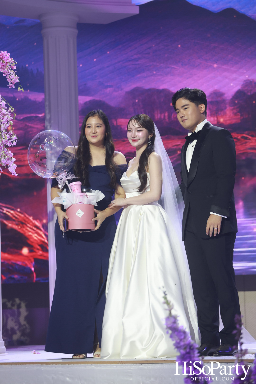 งานฉลองมงคลสมรสระหว่าง ยิ่งรัก พัวถาวรสกุล และ นวิน เหมรัชตานันต์ 