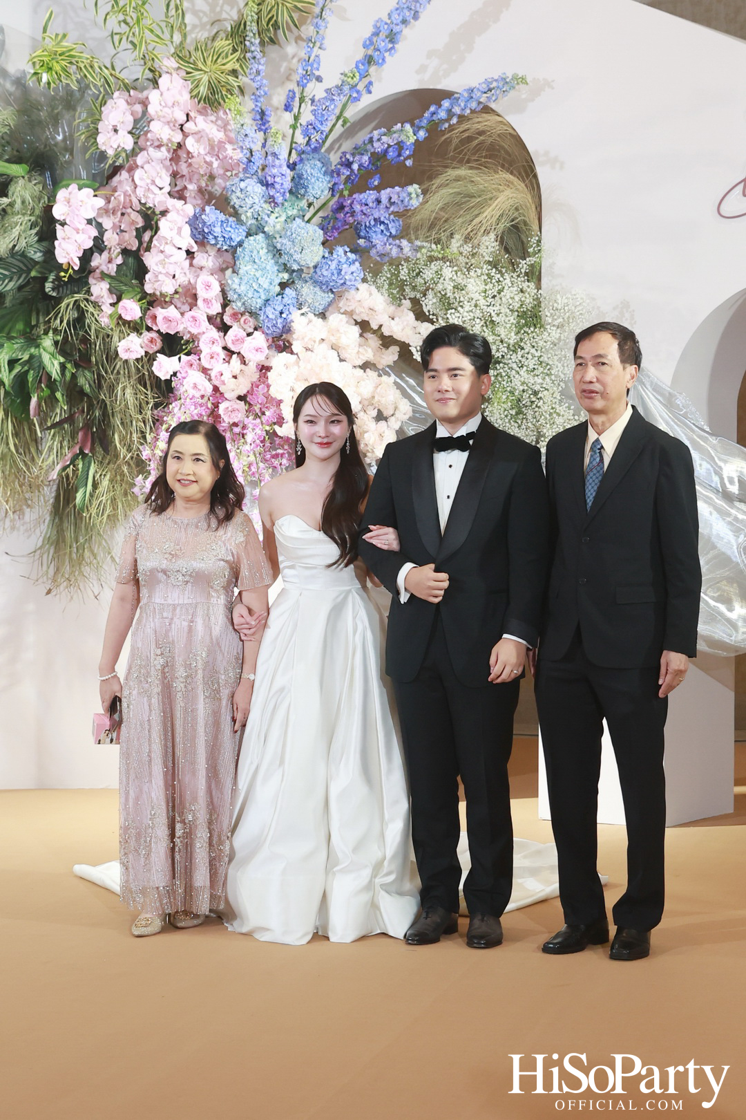 งานฉลองมงคลสมรสระหว่าง ยิ่งรัก พัวถาวรสกุล และ นวิน เหมรัชตานันต์ 