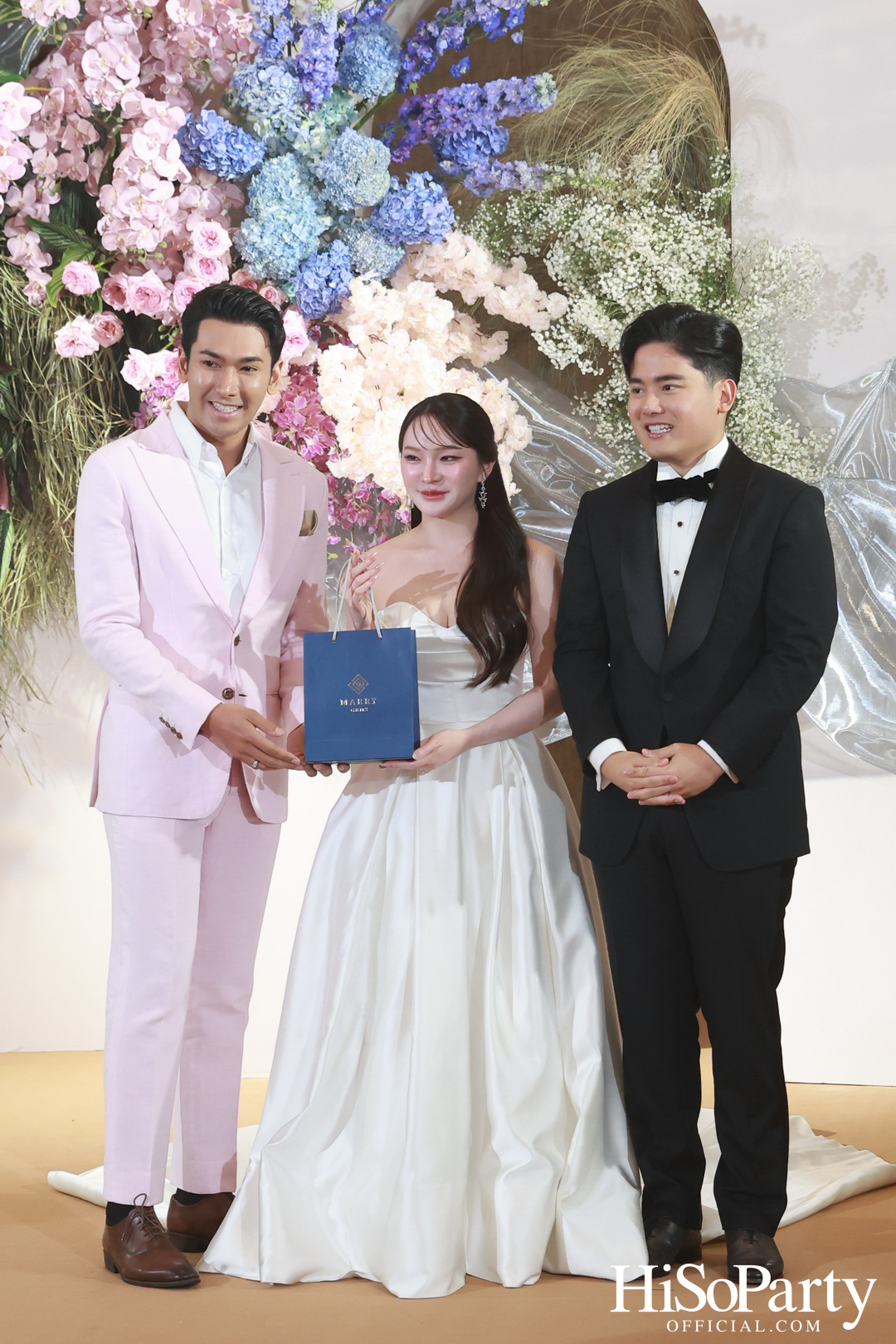 งานฉลองมงคลสมรสระหว่าง ยิ่งรัก พัวถาวรสกุล และ นวิน เหมรัชตานันต์ 