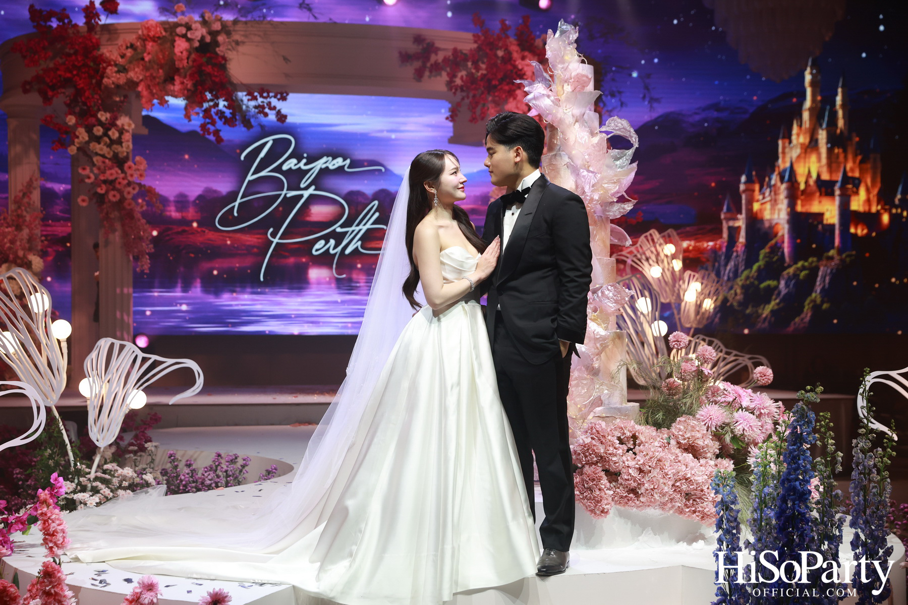 งานฉลองมงคลสมรสระหว่าง ยิ่งรัก พัวถาวรสกุล และ นวิน เหมรัชตานันต์ 