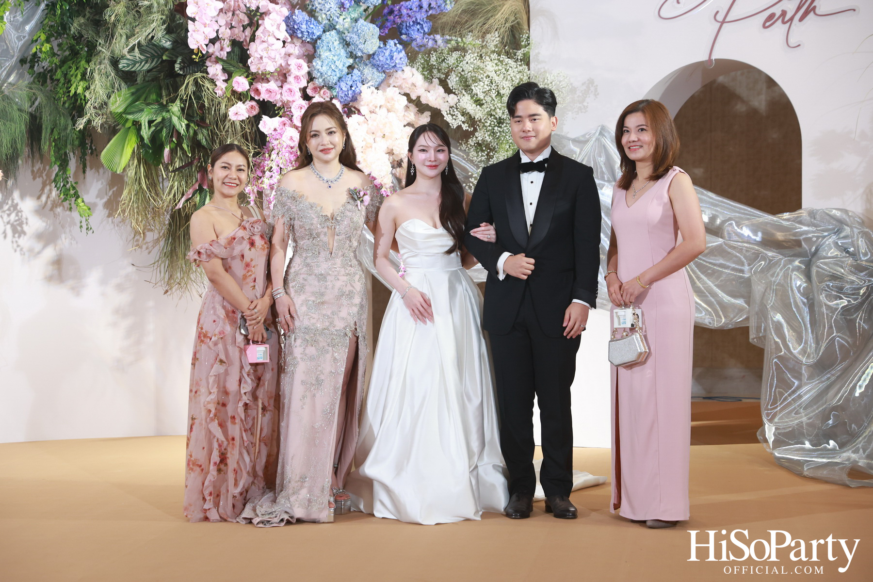 งานฉลองมงคลสมรสระหว่าง ยิ่งรัก พัวถาวรสกุล และ นวิน เหมรัชตานันต์ 