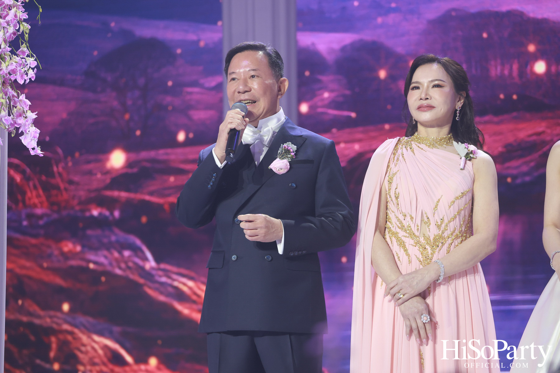 งานฉลองมงคลสมรสระหว่าง ยิ่งรัก พัวถาวรสกุล และ นวิน เหมรัชตานันต์ 