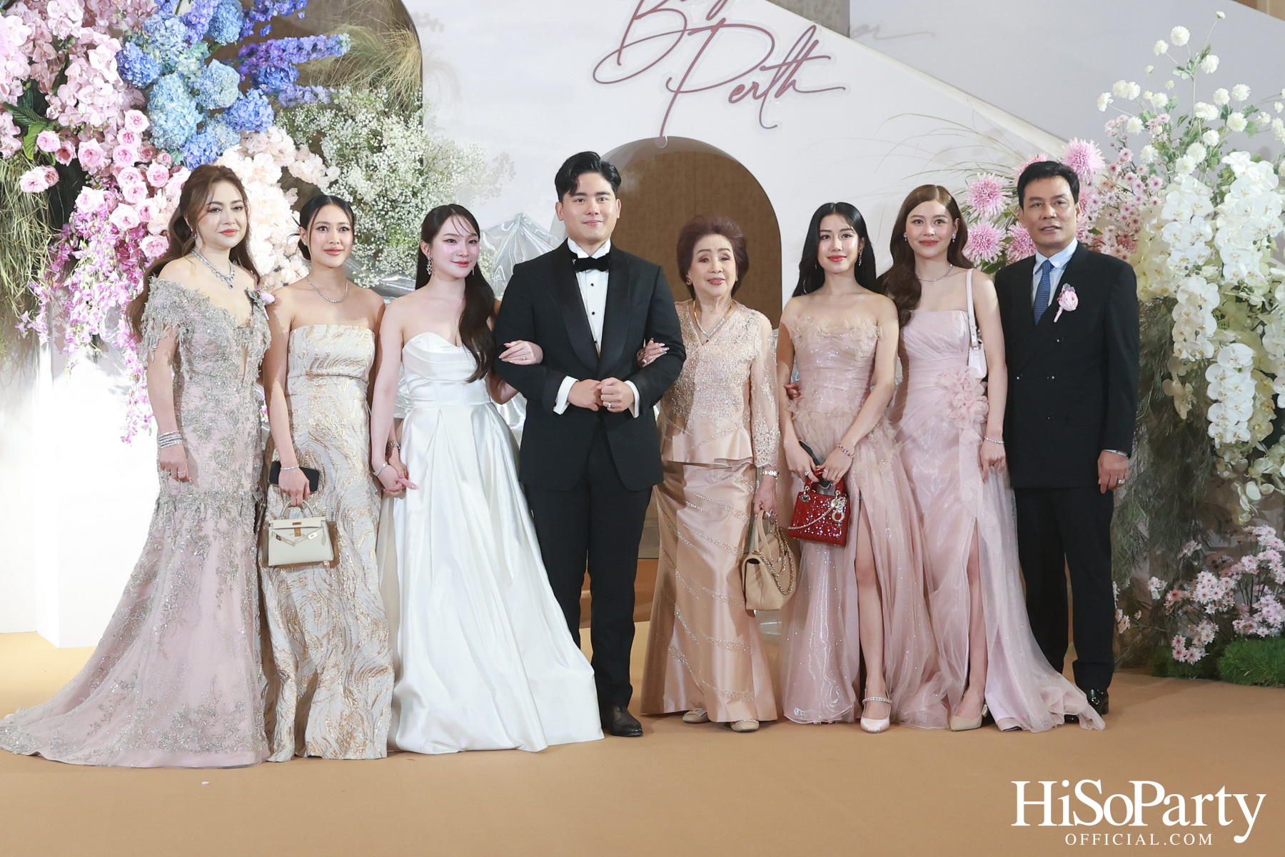 งานฉลองมงคลสมรสระหว่าง ยิ่งรัก พัวถาวรสกุล และ นวิน เหมรัชตานันต์ 