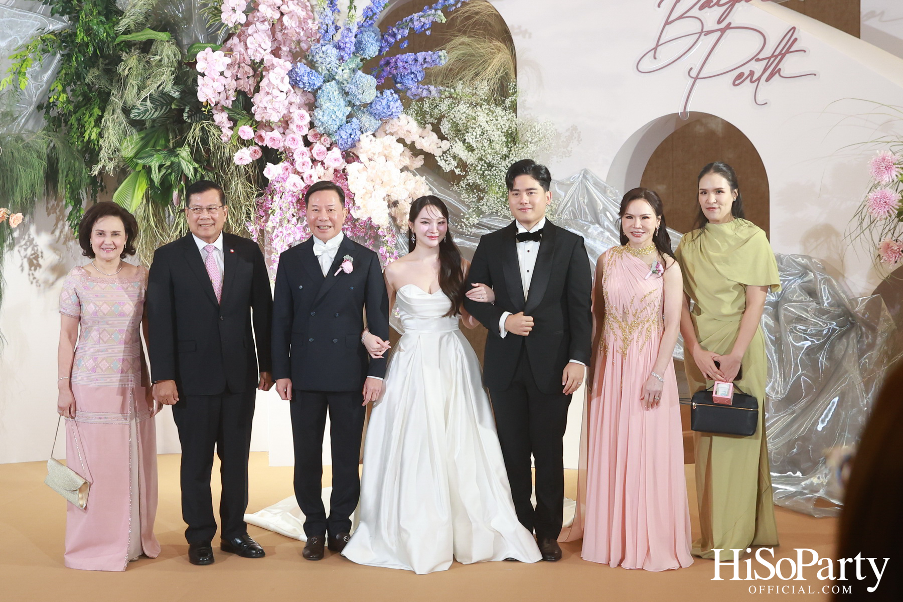 งานฉลองมงคลสมรสระหว่าง ยิ่งรัก พัวถาวรสกุล และ นวิน เหมรัชตานันต์ 