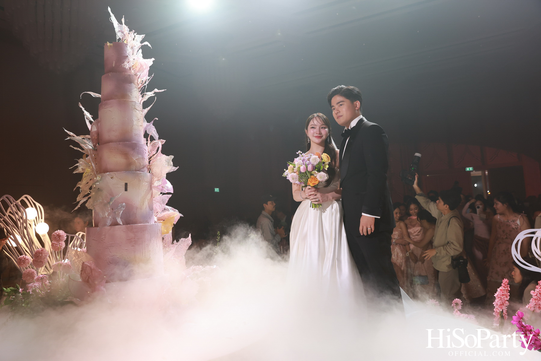 งานฉลองมงคลสมรสระหว่าง ยิ่งรัก พัวถาวรสกุล และ นวิน เหมรัชตานันต์ 