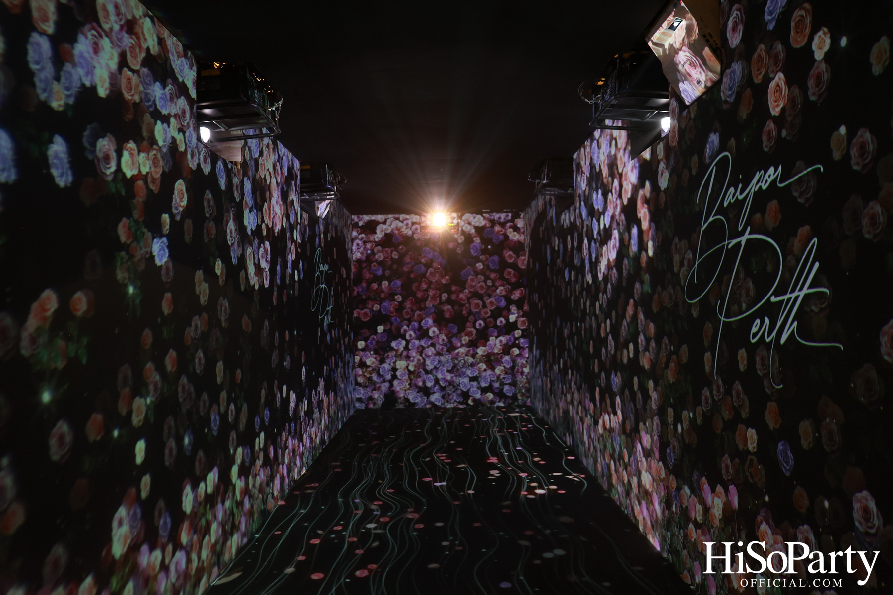 งานฉลองมงคลสมรสระหว่าง ยิ่งรัก พัวถาวรสกุล และ นวิน เหมรัชตานันต์ 