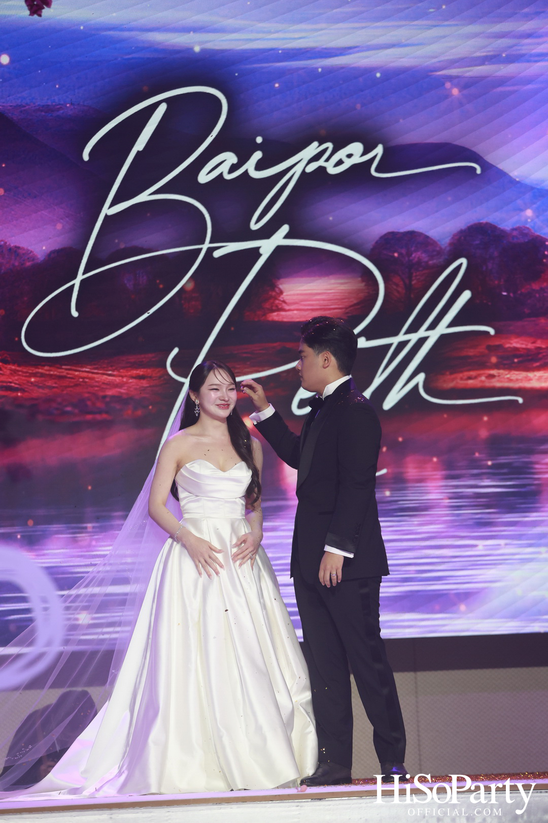 งานฉลองมงคลสมรสระหว่าง ยิ่งรัก พัวถาวรสกุล และ นวิน เหมรัชตานันต์ 