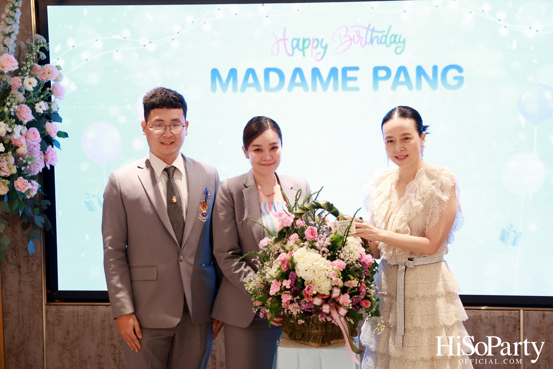 อบอุ่นและเปี่ยมรอยยิ้ม ‘มาดามแป้ง’ รับมุทิตาจิตเนื่องในวันคล้ายวันเกิด ท่ามกลางความรักจากคนรอบข้าง