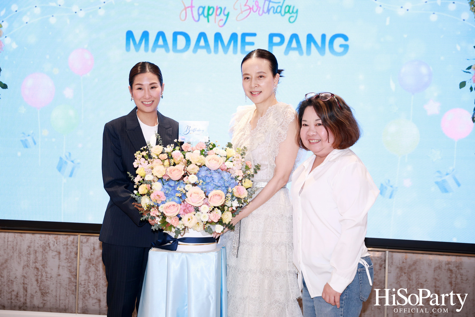 อบอุ่นและเปี่ยมรอยยิ้ม ‘มาดามแป้ง’ รับมุทิตาจิตเนื่องในวันคล้ายวันเกิด ท่ามกลางความรักจากคนรอบข้าง