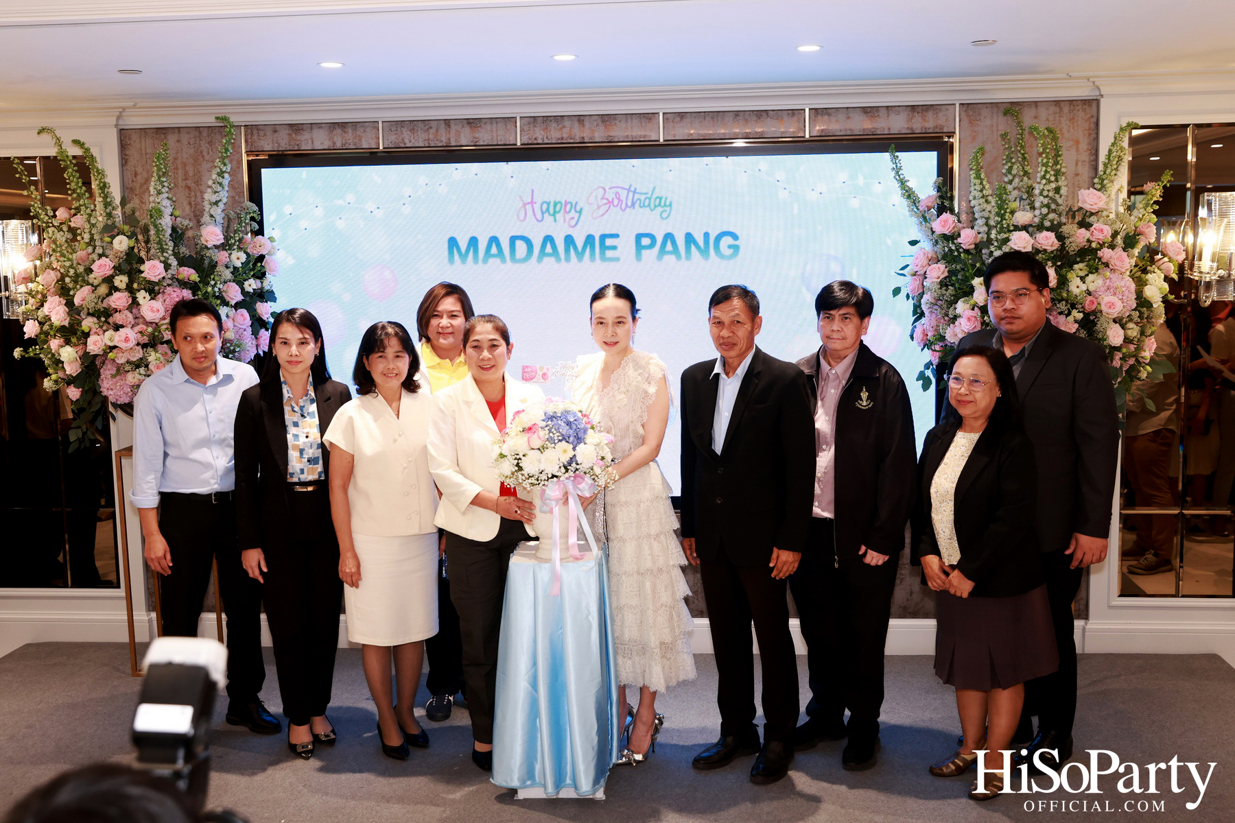 อบอุ่นและเปี่ยมรอยยิ้ม ‘มาดามแป้ง’ รับมุทิตาจิตเนื่องในวันคล้ายวันเกิด ท่ามกลางความรักจากคนรอบข้าง