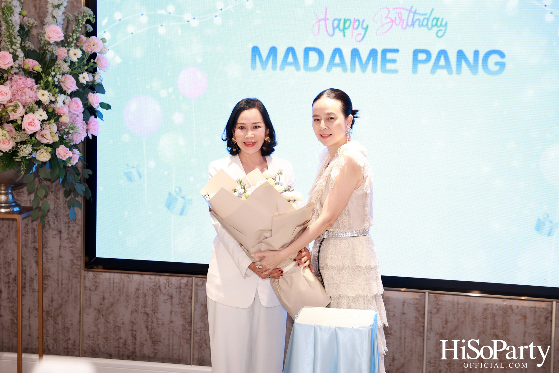อบอุ่นและเปี่ยมรอยยิ้ม ‘มาดามแป้ง’ รับมุทิตาจิตเนื่องในวันคล้ายวันเกิด ท่ามกลางความรักจากคนรอบข้าง