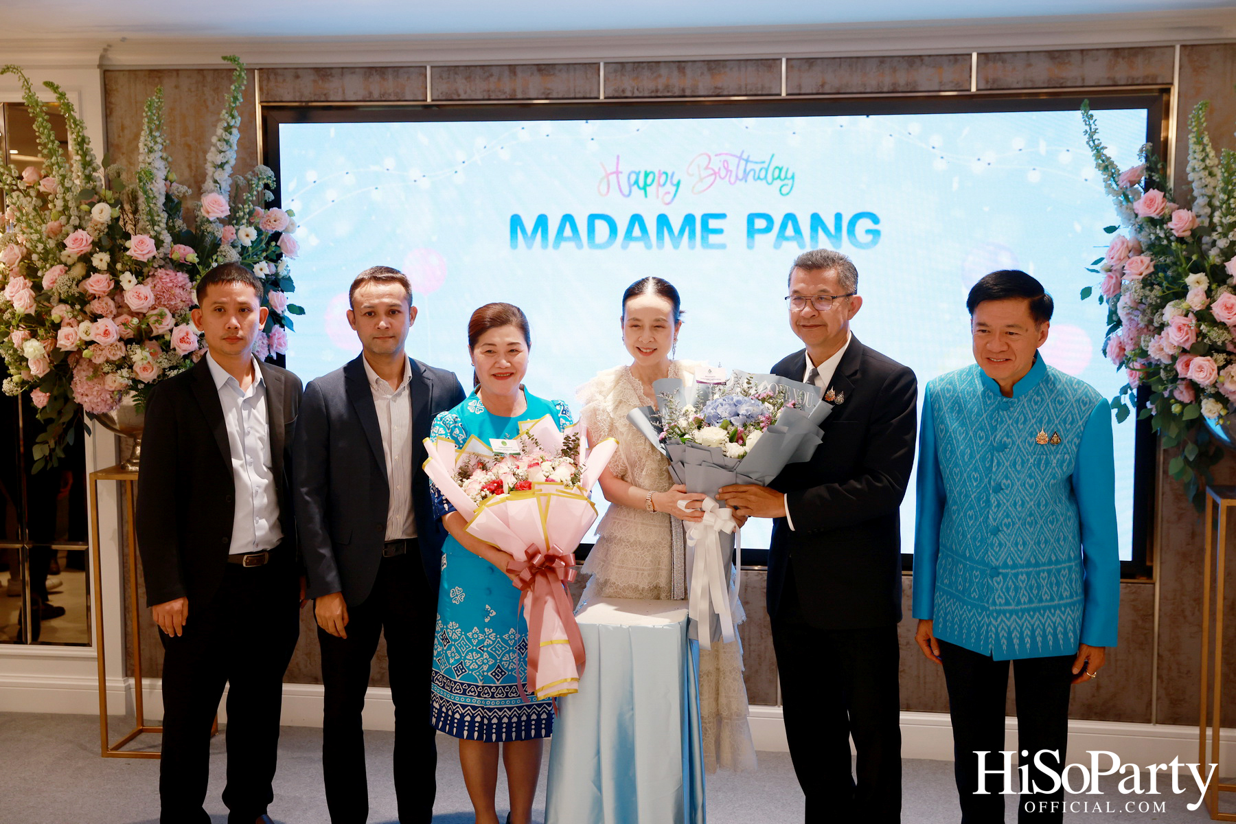 อบอุ่นและเปี่ยมรอยยิ้ม ‘มาดามแป้ง’ รับมุทิตาจิตเนื่องในวันคล้ายวันเกิด ท่ามกลางความรักจากคนรอบข้าง