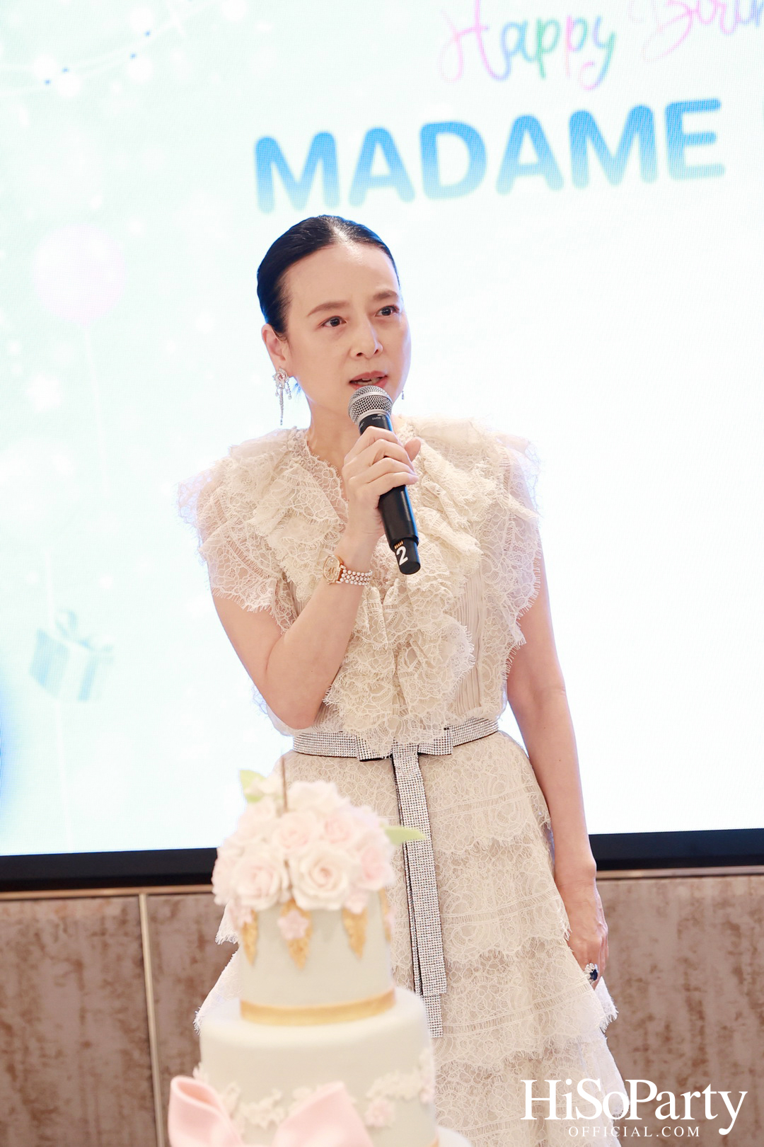 อบอุ่นและเปี่ยมรอยยิ้ม ‘มาดามแป้ง’ รับมุทิตาจิตเนื่องในวันคล้ายวันเกิด ท่ามกลางความรักจากคนรอบข้าง