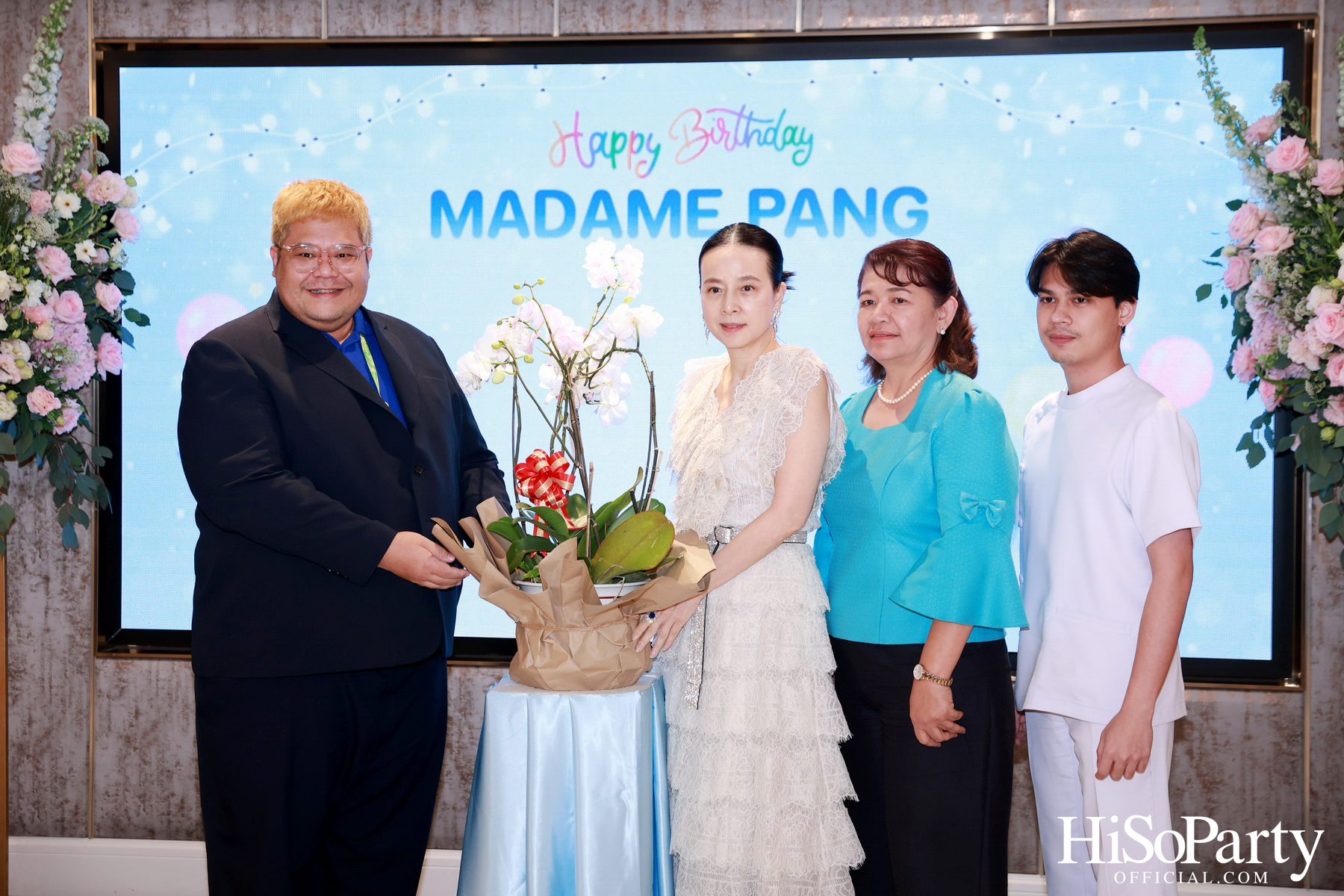 อบอุ่นและเปี่ยมรอยยิ้ม ‘มาดามแป้ง’ รับมุทิตาจิตเนื่องในวันคล้ายวันเกิด ท่ามกลางความรักจากคนรอบข้าง