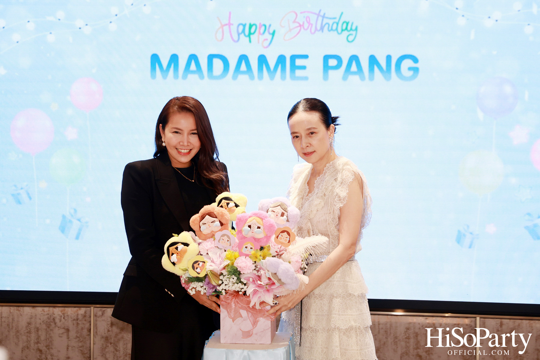 อบอุ่นและเปี่ยมรอยยิ้ม ‘มาดามแป้ง’ รับมุทิตาจิตเนื่องในวันคล้ายวันเกิด ท่ามกลางความรักจากคนรอบข้าง