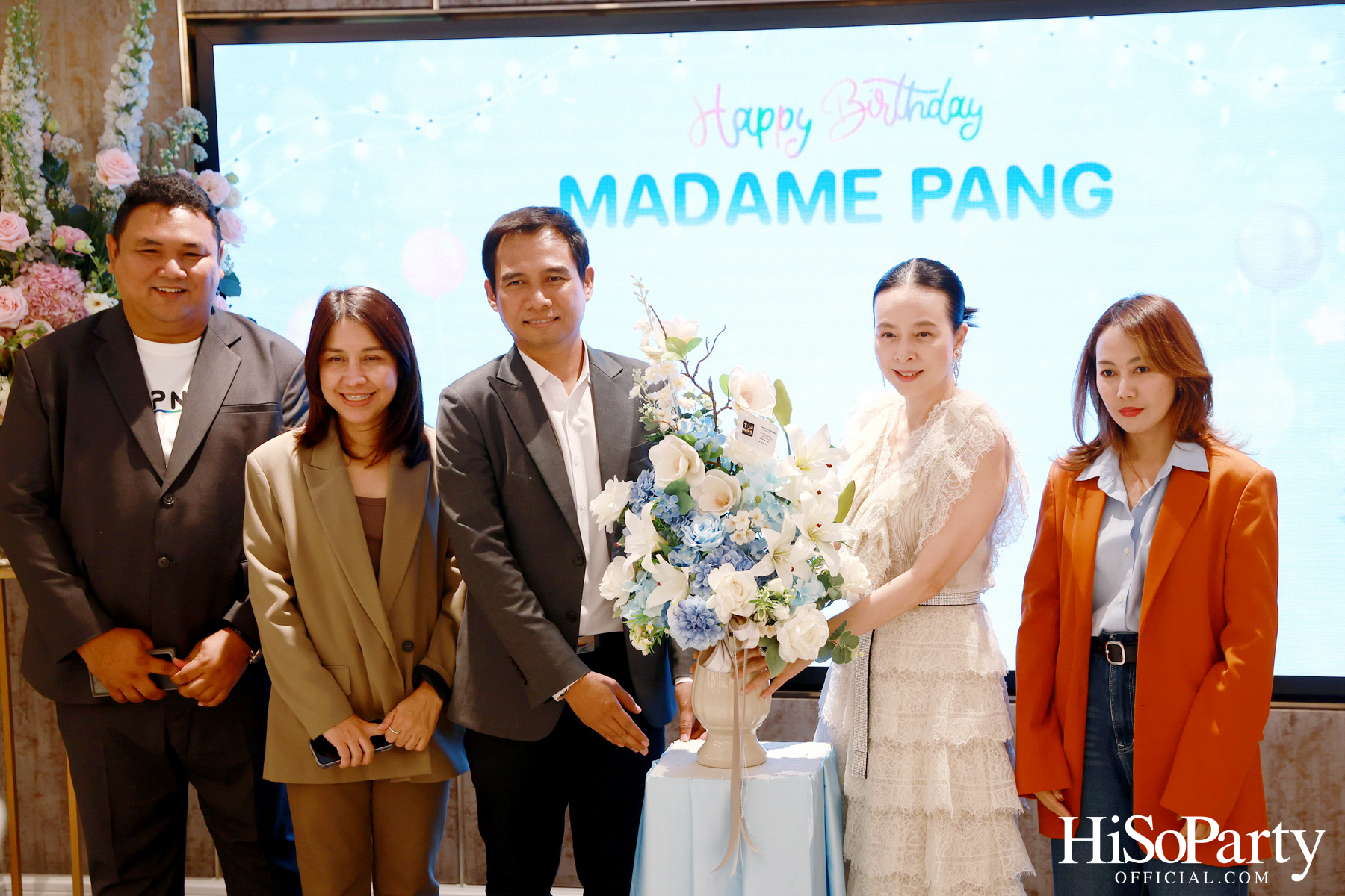 อบอุ่นและเปี่ยมรอยยิ้ม ‘มาดามแป้ง’ รับมุทิตาจิตเนื่องในวันคล้ายวันเกิด ท่ามกลางความรักจากคนรอบข้าง