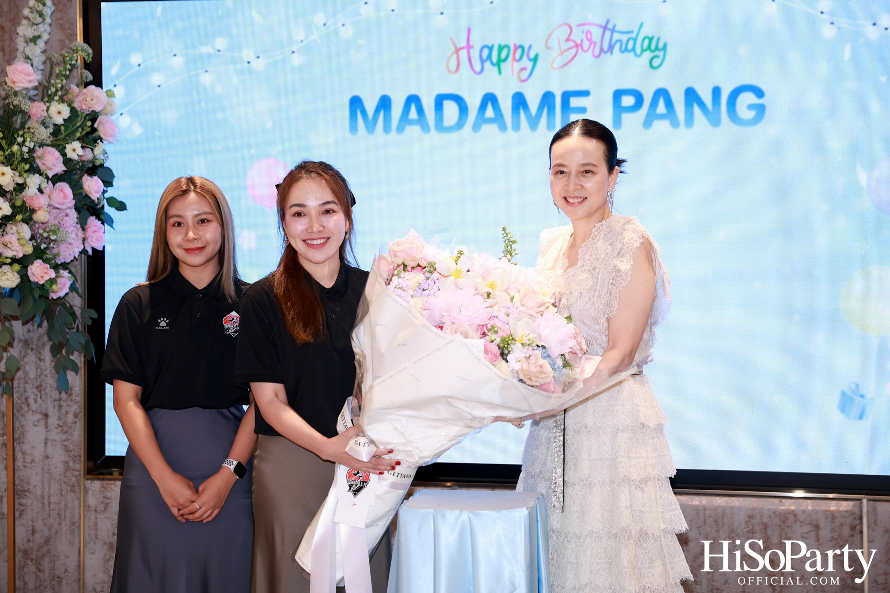 อบอุ่นและเปี่ยมรอยยิ้ม ‘มาดามแป้ง’ รับมุทิตาจิตเนื่องในวันคล้ายวันเกิด ท่ามกลางความรักจากคนรอบข้าง