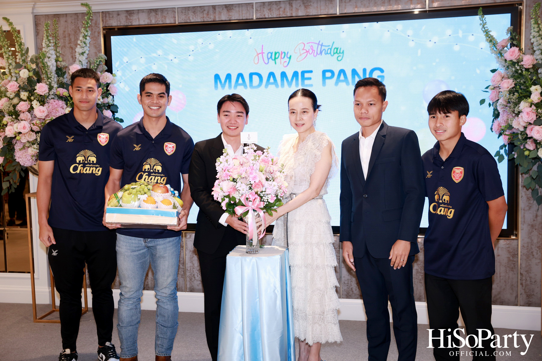 อบอุ่นและเปี่ยมรอยยิ้ม ‘มาดามแป้ง’ รับมุทิตาจิตเนื่องในวันคล้ายวันเกิด ท่ามกลางความรักจากคนรอบข้าง