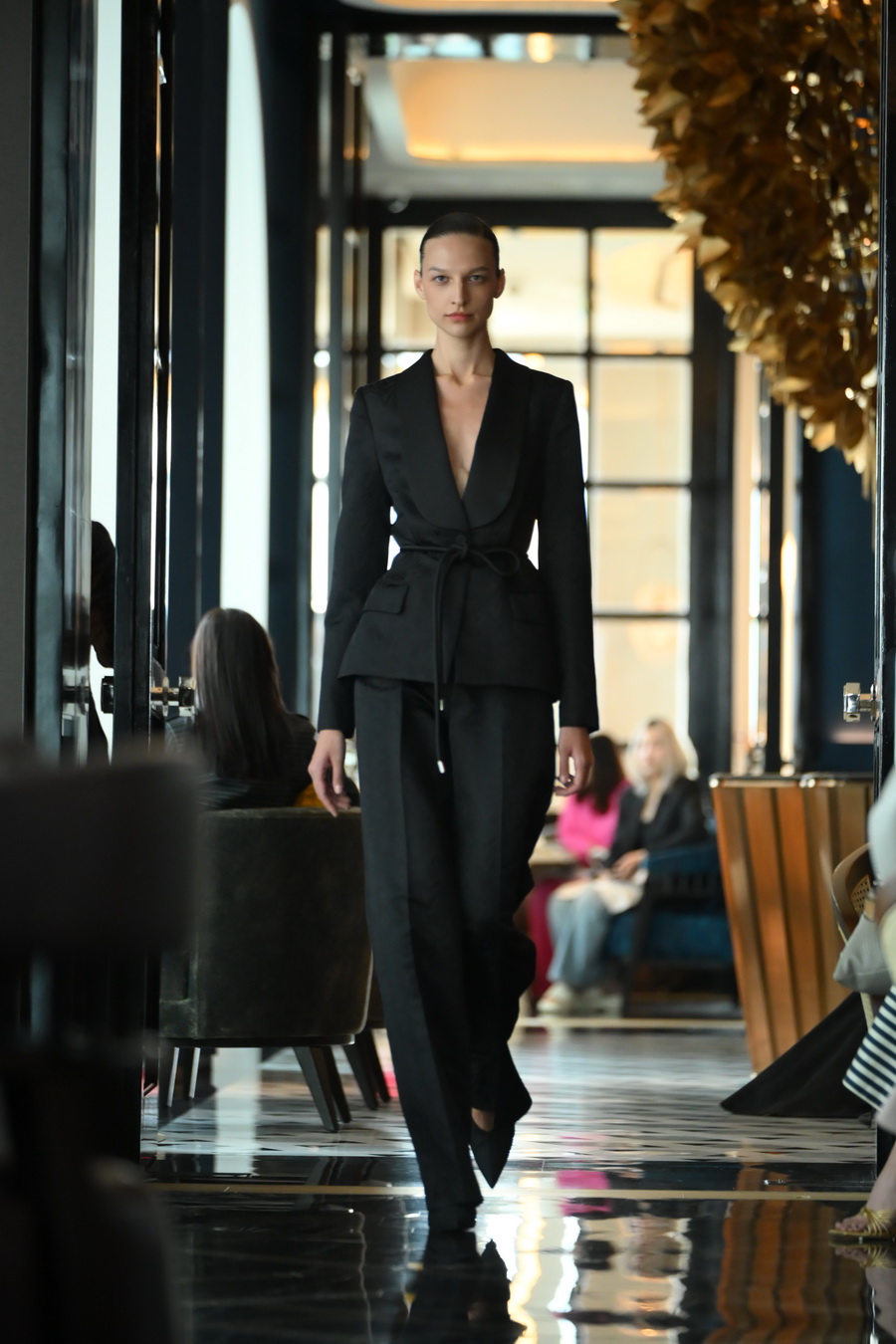 Asava x The Ritz-Carlton, Bangkok ถ่ายทอดนิยามใหม่ของความหรูหราในฤดูร้อน ด้วยคอลเลกชัน Echoes of Sublime Summer 