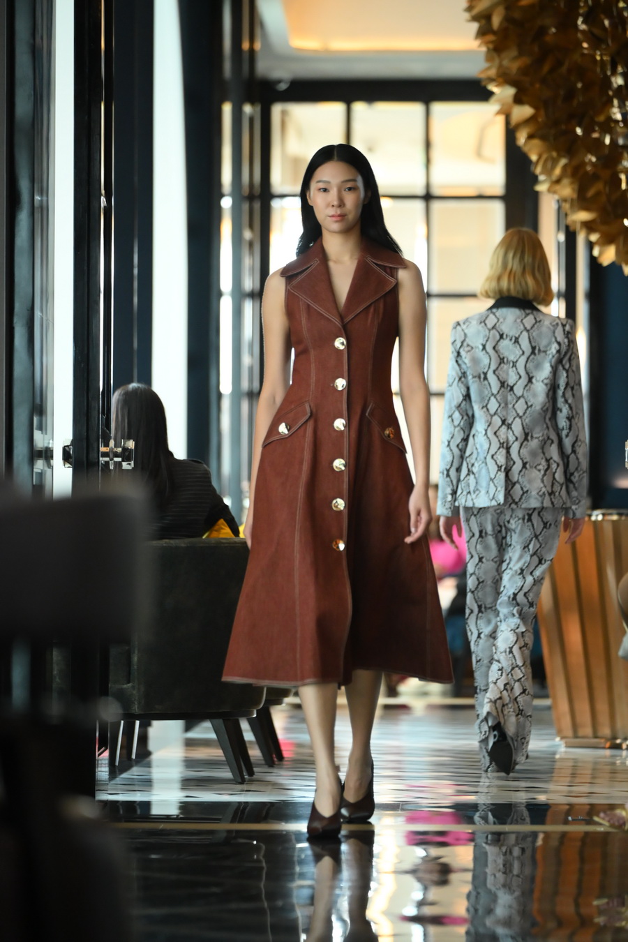 Asava x The Ritz-Carlton, Bangkok ถ่ายทอดนิยามใหม่ของความหรูหราในฤดูร้อน ด้วยคอลเลกชัน Echoes of Sublime Summer 