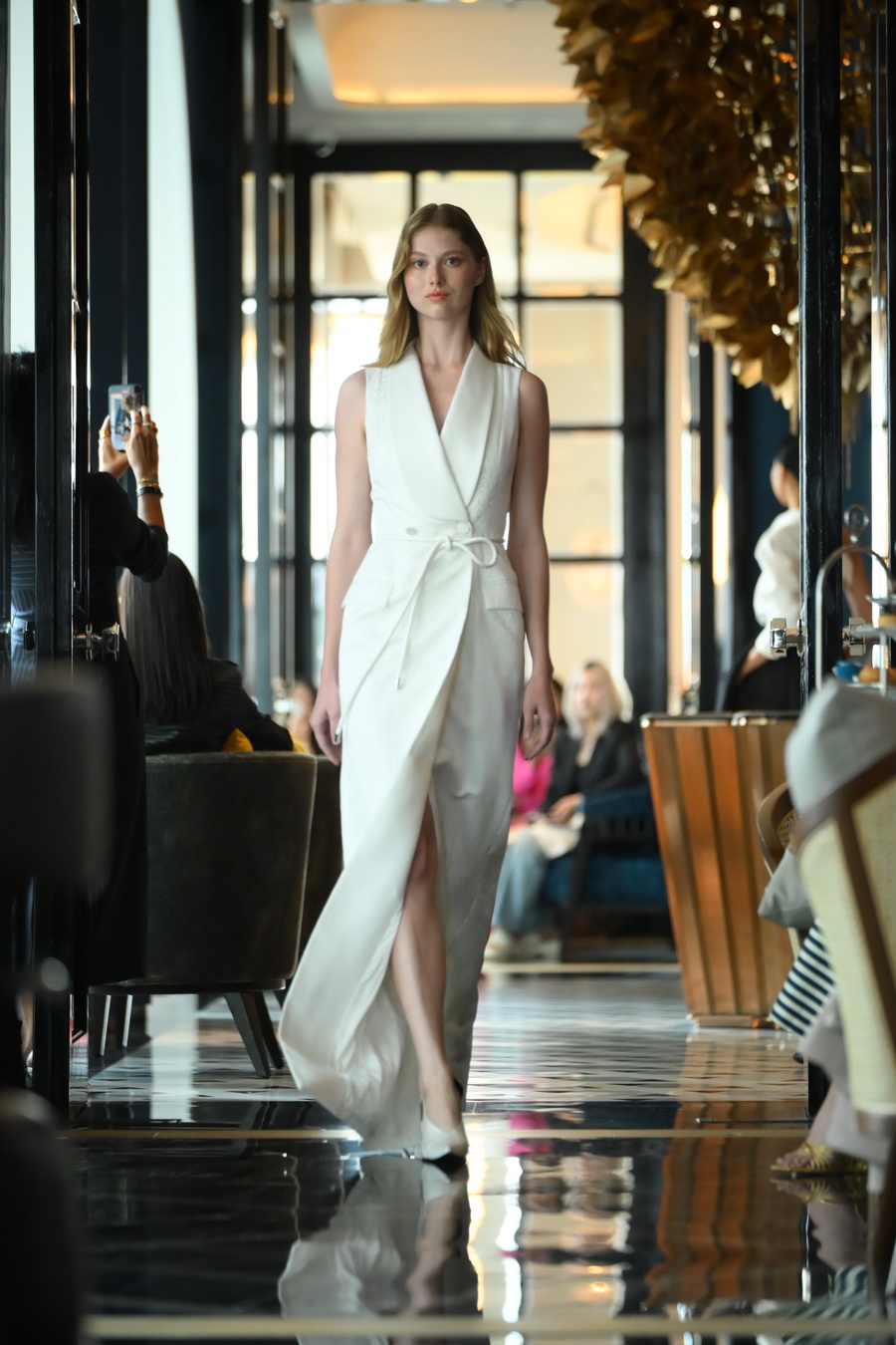 Asava x The Ritz-Carlton, Bangkok ถ่ายทอดนิยามใหม่ของความหรูหราในฤดูร้อน ด้วยคอลเลกชัน Echoes of Sublime Summer 