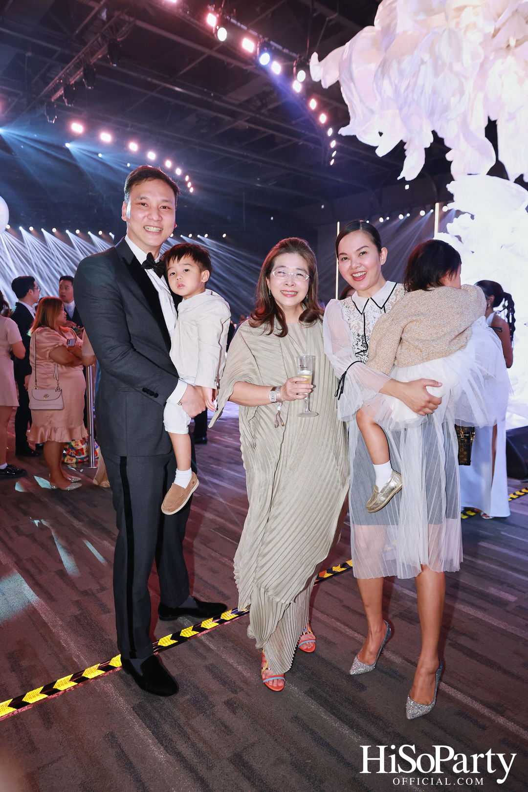 #WandOlandofLove งานฉลองมงคลสมรสของ วู้ดดี้ – วุฒิธร มิลินทจินดา และ โอ๊ต – อัครพล จับจิตรใจดล