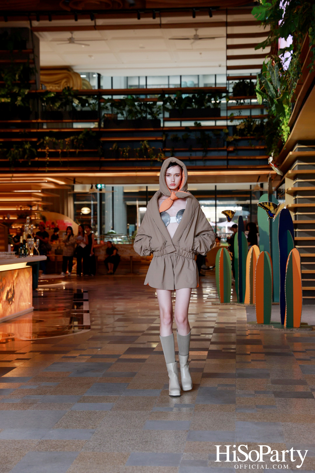 Gaysorn Village ต้อนรับหน้าร้อนด้วยแฟชั่นพรีเซนเทชั่นสุดพิเศษ ภายใต้แนวคิด ‘The Sunkissed Oasis’