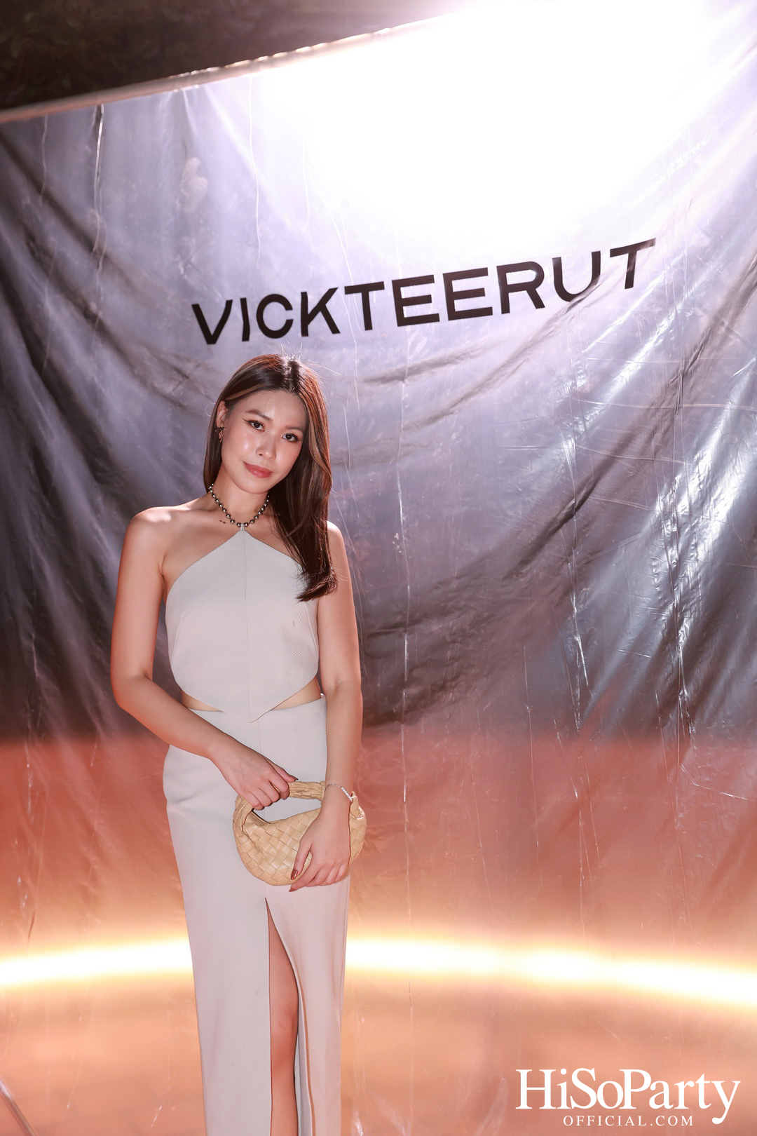 Vickteerut จัดแฟชั่นโชว์ ‘Vickteerut Spring/Summer Collection 2025’ เปิดตัวคอลเลกชัน ‘Forme’ ประจำฤดูใบไม้ผลิ/ฤดูร้อน