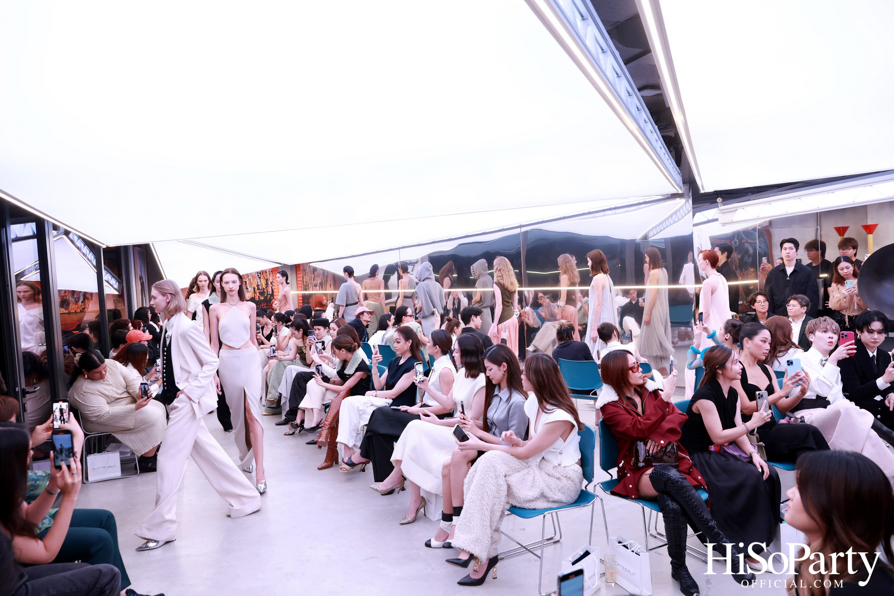 Vickteerut จัดแฟชั่นโชว์ ‘Vickteerut Spring/Summer Collection 2025’ เปิดตัวคอลเลกชัน ‘Forme’ ประจำฤดูใบไม้ผลิ/ฤดูร้อน