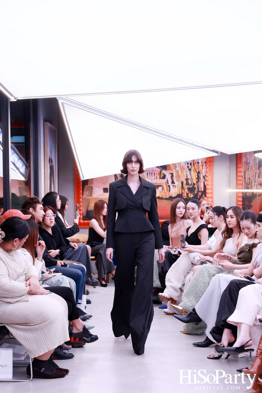 Vickteerut จัดแฟชั่นโชว์ ‘Vickteerut Spring/Summer Collection 2025’ เปิดตัวคอลเลกชัน ‘Forme’ ประจำฤดูใบไม้ผลิ/ฤดูร้อน