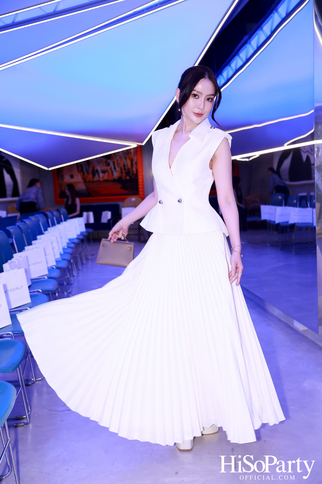 Vickteerut จัดแฟชั่นโชว์ ‘Vickteerut Spring/Summer Collection 2025’ เปิดตัวคอลเลกชัน ‘Forme’ ประจำฤดูใบไม้ผลิ/ฤดูร้อน