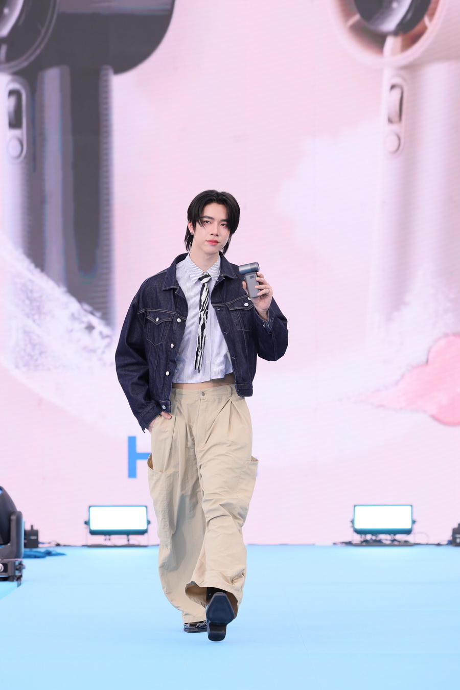 JisuLife x Billkin Grand Launch 2025 งานเปิดตัวพัดลมพกพา 6 รุ่นใหม่ พร้อมชวน ‘บิวกิ้น – พุฒิพงศ์’ เสิร์ฟความสุขคลายร้อนต้อนรับซัมเมอร์