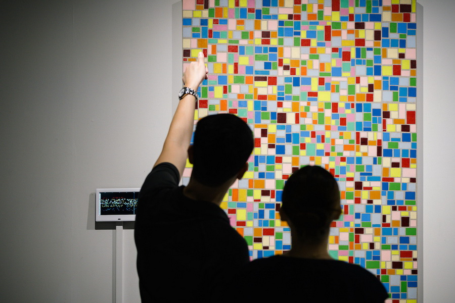 ‘Resonant Abstractions’ นิทรรศการจิตรกรรมเดี่ยวครั้งแรกโดย ดีใจ โกสิยพงษ์