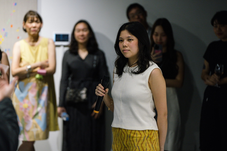 ‘Resonant Abstractions’ นิทรรศการจิตรกรรมเดี่ยวครั้งแรกโดย ดีใจ โกสิยพงษ์