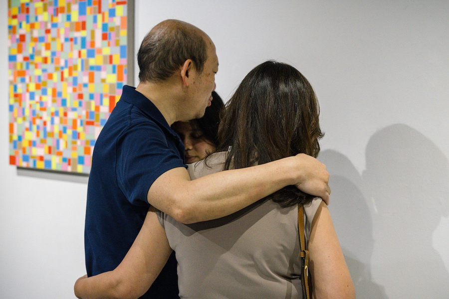 ‘Resonant Abstractions’ นิทรรศการจิตรกรรมเดี่ยวครั้งแรกโดย ดีใจ โกสิยพงษ์