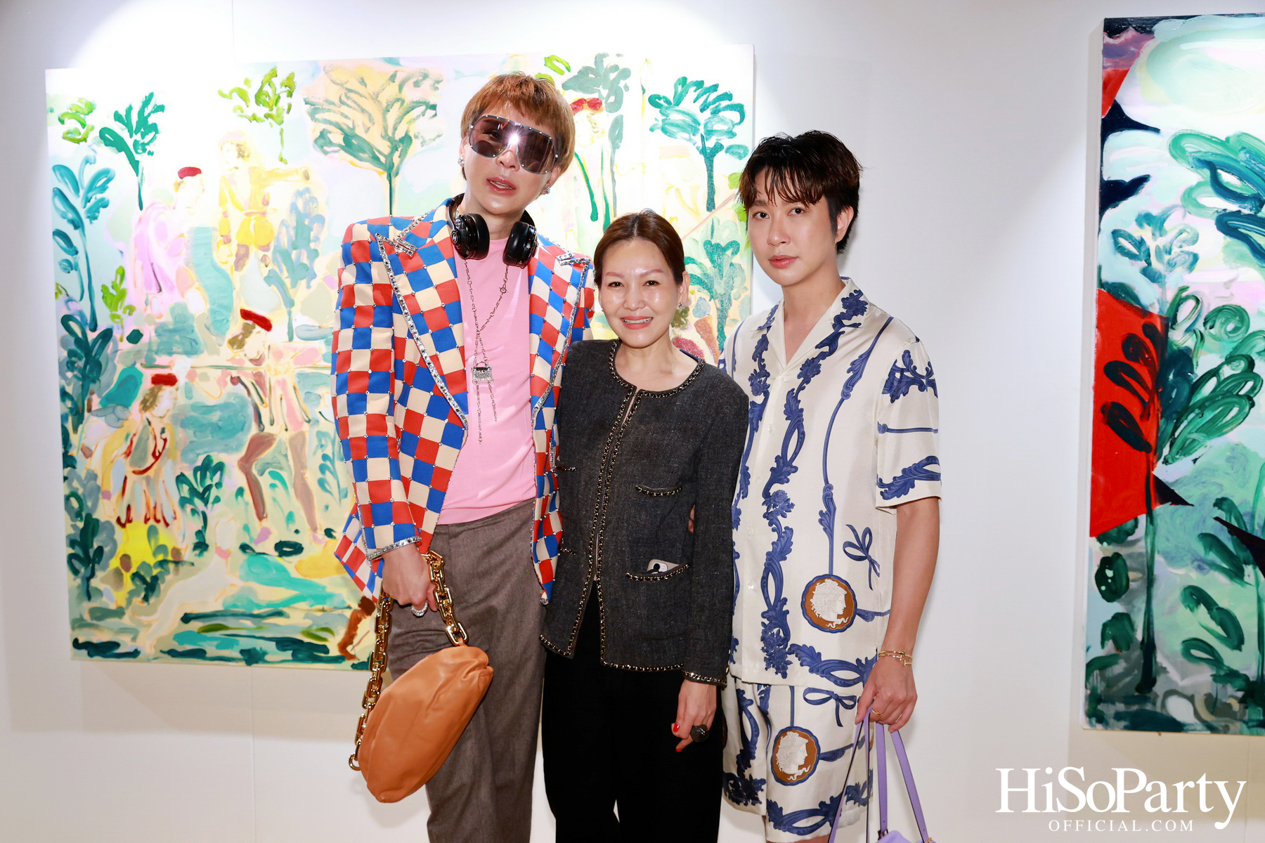 ครั้งแรกในไทยกับนิทรรศการ Over the Top โดย Tomo Campbell