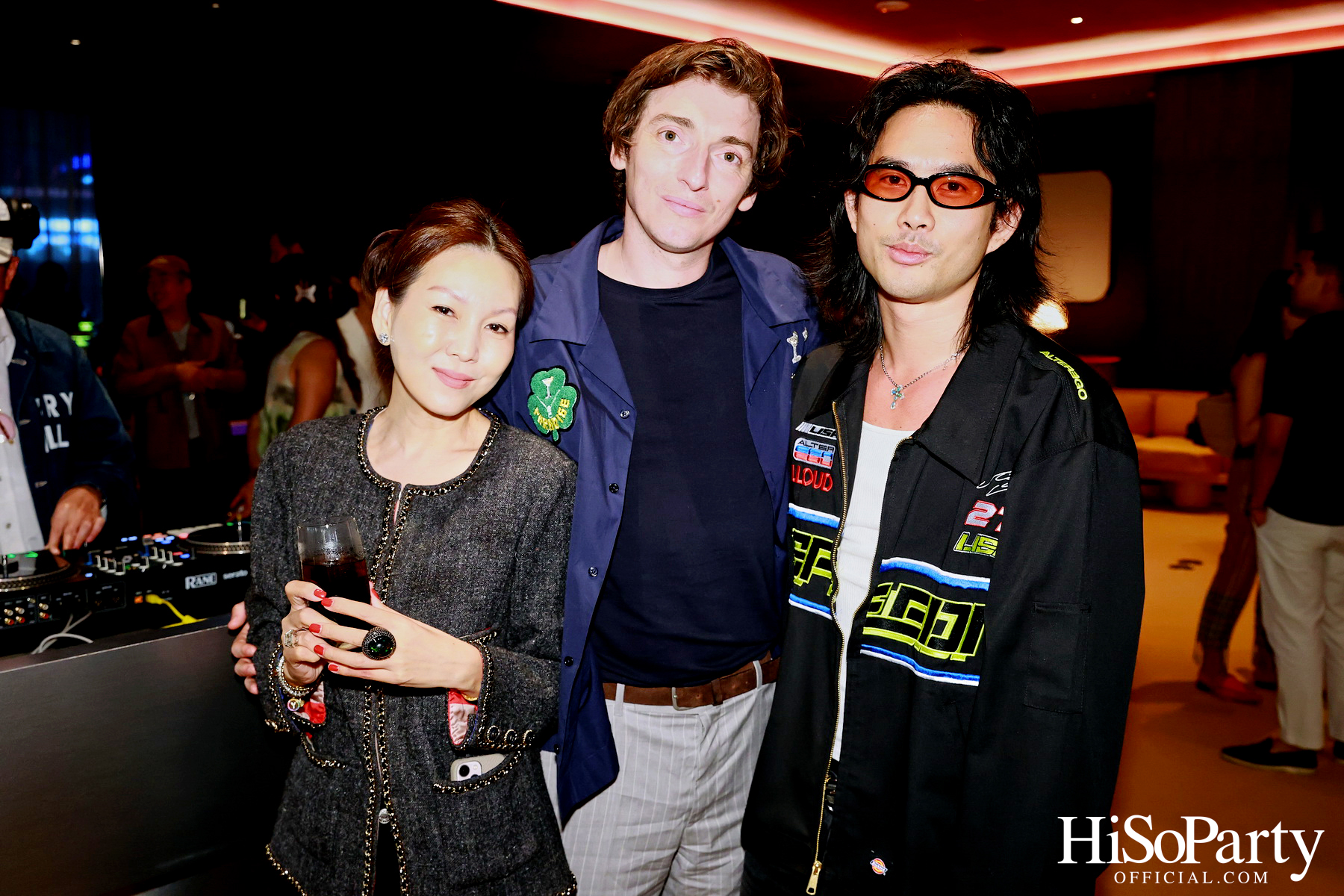 ครั้งแรกในไทยกับนิทรรศการ Over the Top โดย Tomo Campbell