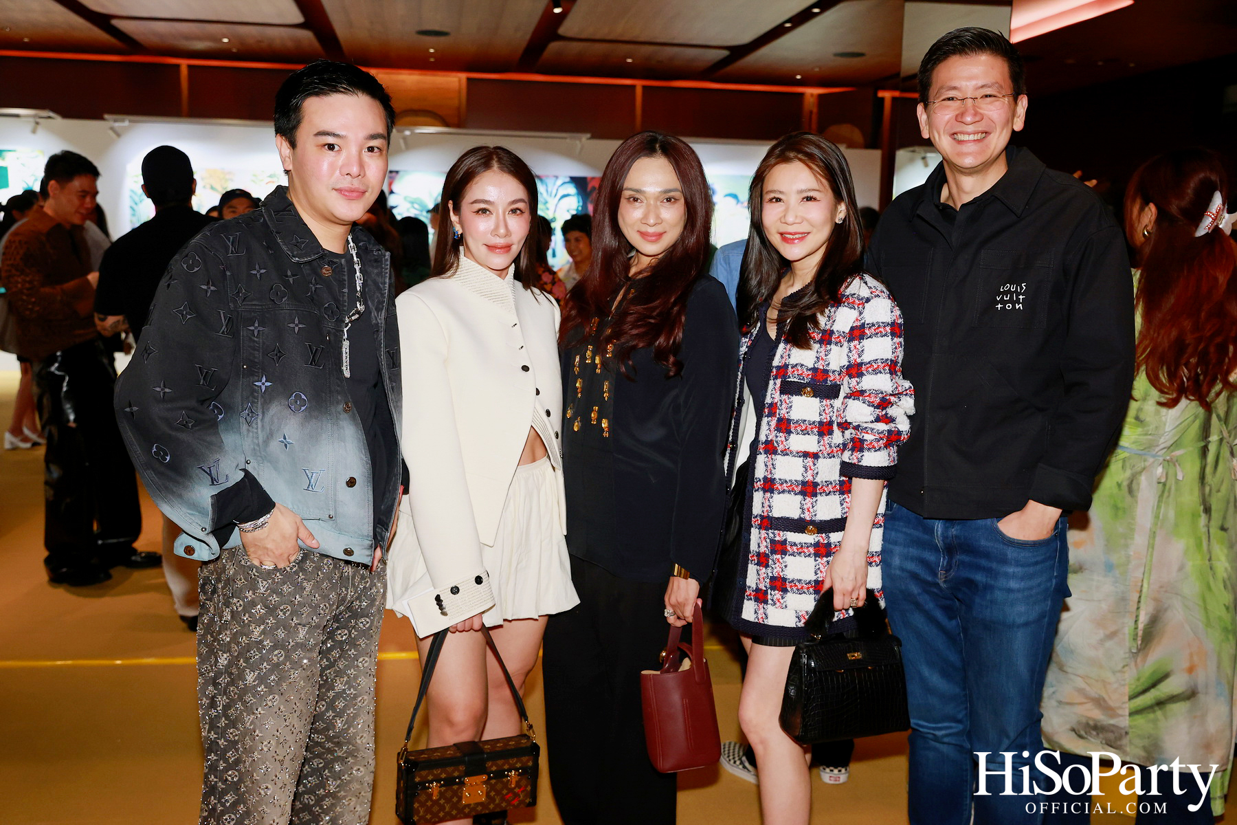 ครั้งแรกในไทยกับนิทรรศการ Over the Top โดย Tomo Campbell