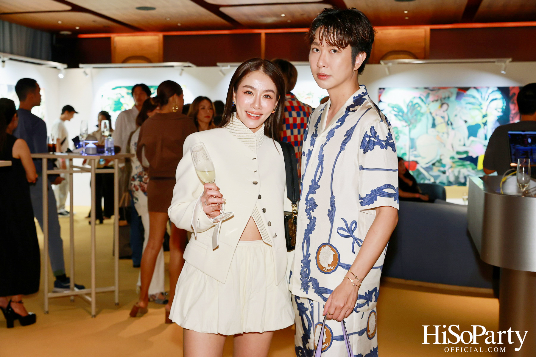 ครั้งแรกในไทยกับนิทรรศการ Over the Top โดย Tomo Campbell