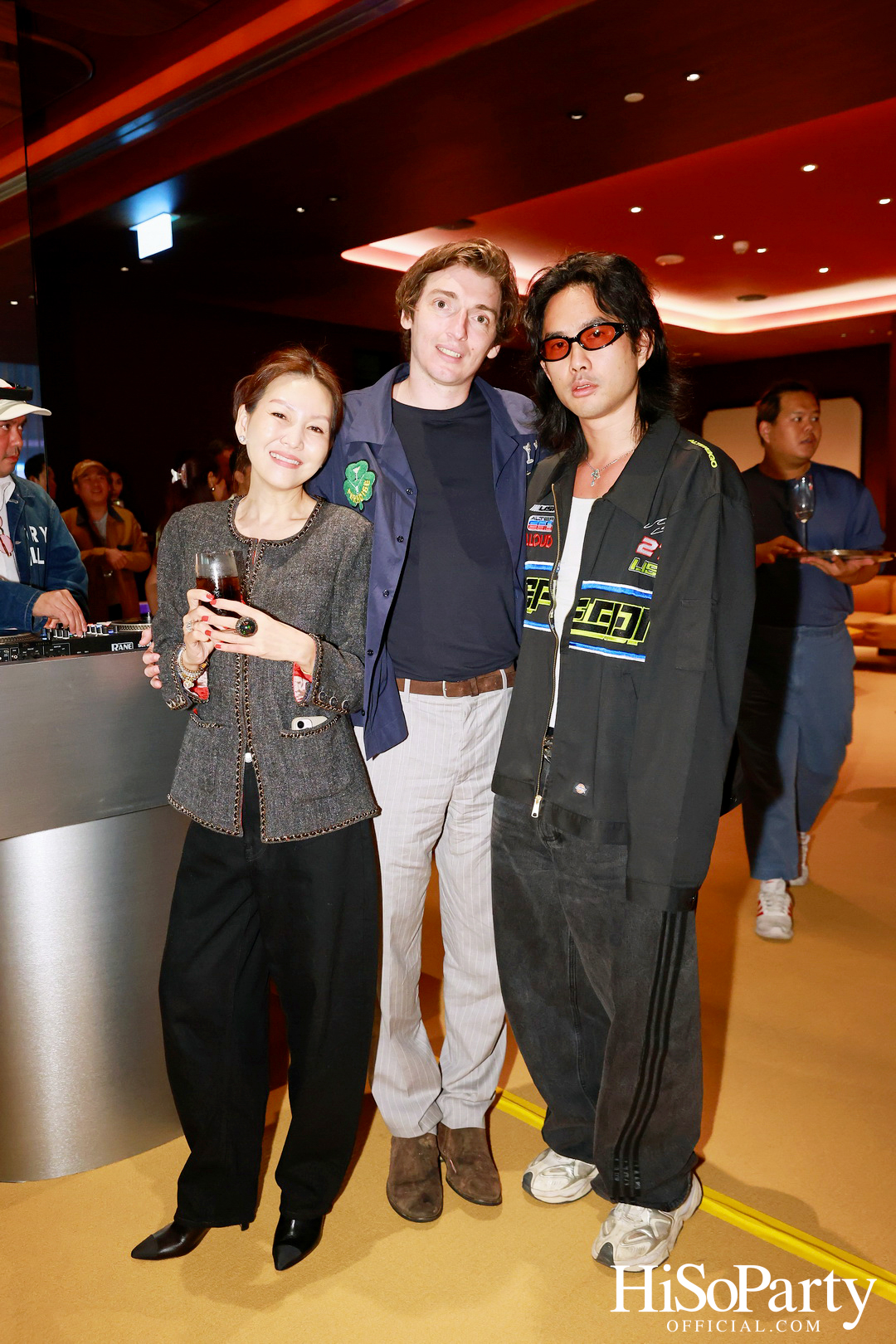 ครั้งแรกในไทยกับนิทรรศการ Over the Top โดย Tomo Campbell